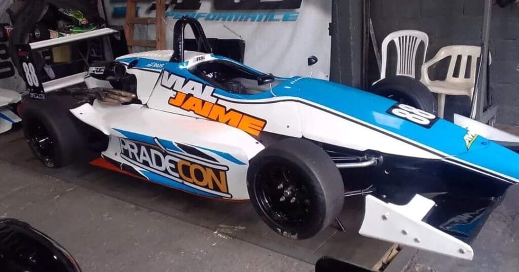 Re Performance: un equipo con herencia familiar 4 F3M alquiler