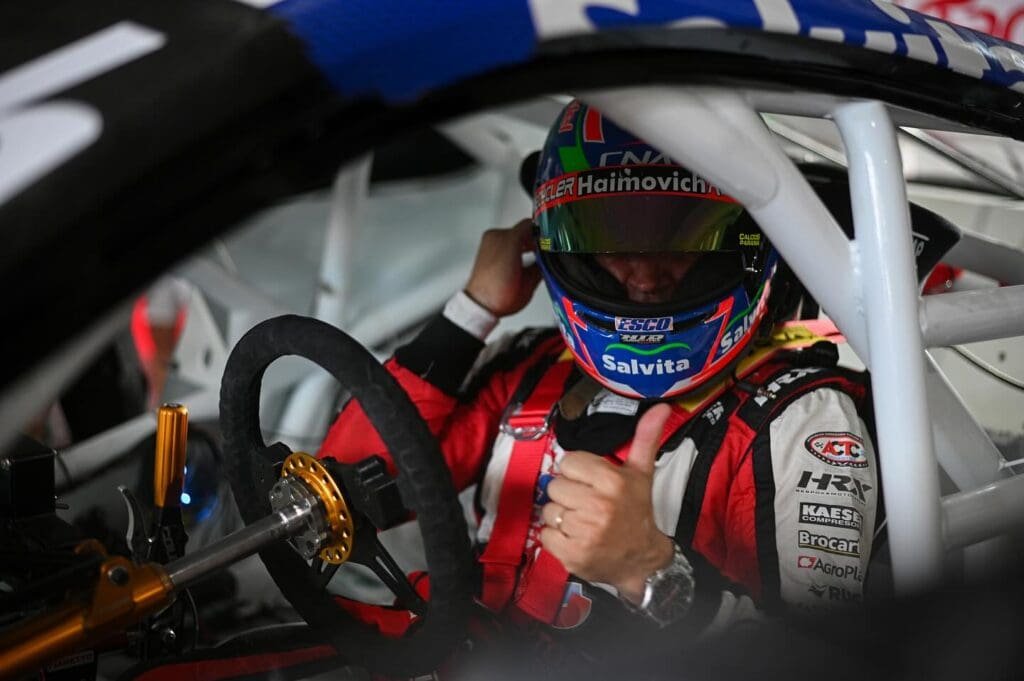Al galope: Werner probó el Mustang en La Plata 4 Werner pruebas 4