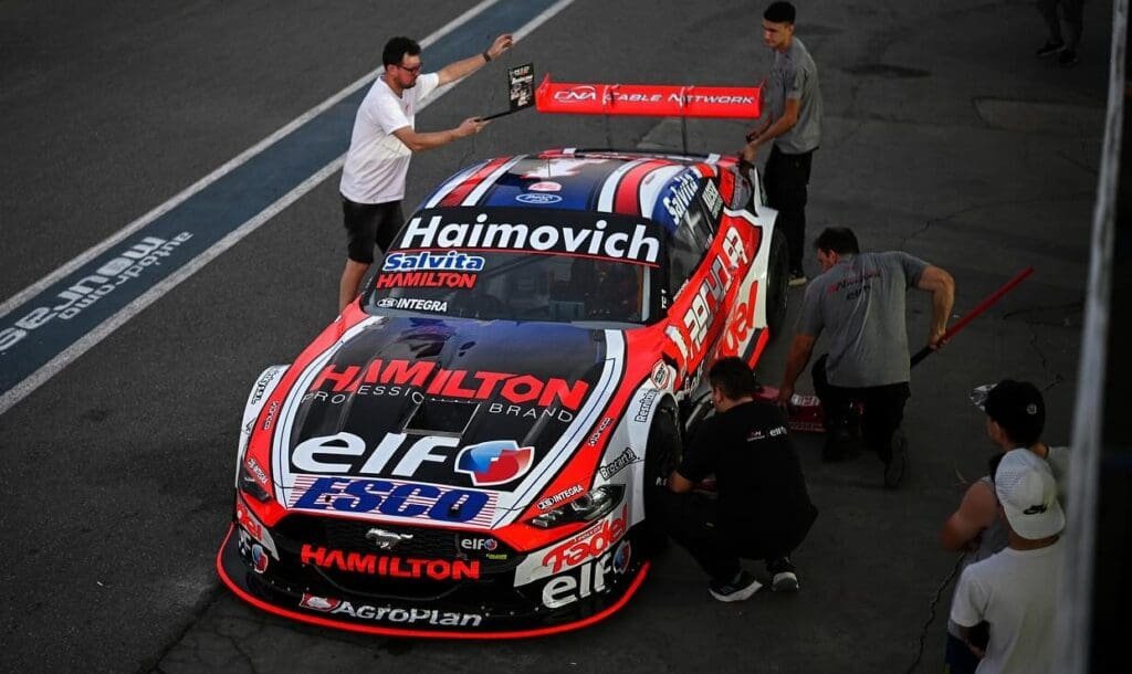 Al galope: Werner probó el Mustang en La Plata 6 Werner pruebas 5
