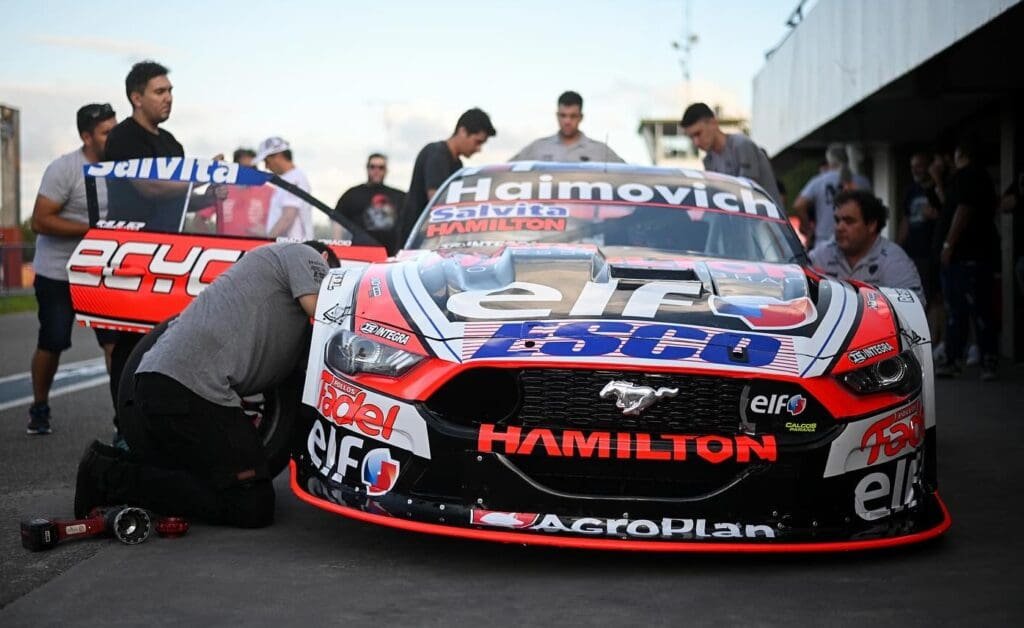Al galope: Werner probó el Mustang en La Plata 5 Werner pruebas 6