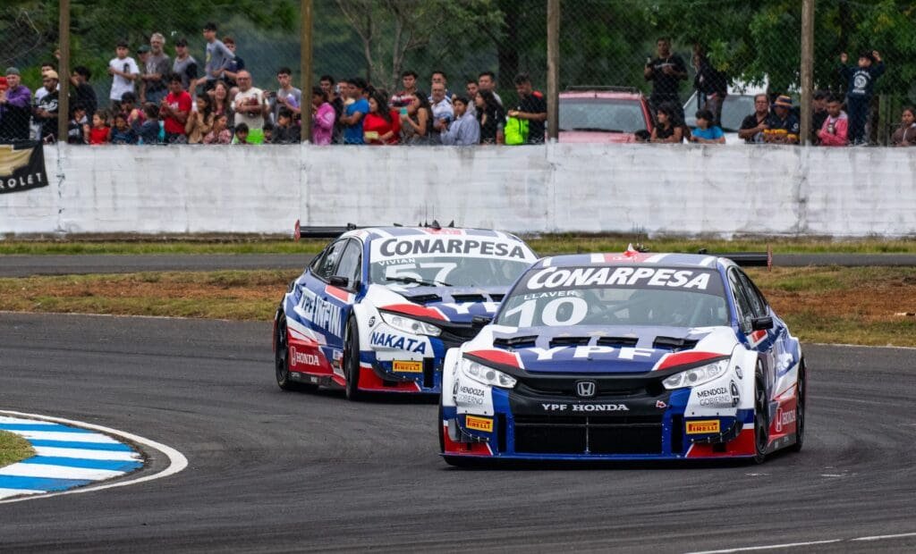 Apertura en Concordia: Pernía y Llaver pisaron fuerte 5 Llaver TC2000 F1