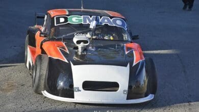 Recuperar el potencial: Mutevelis trabaja en el motor del Ford 3 T4000 Mutevelis
