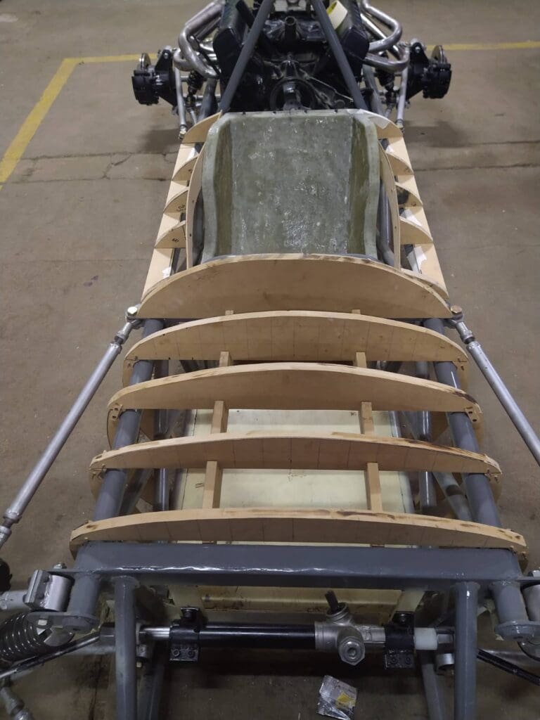 Sueño cumplido: un profesor construyó un F1 con sus alumnos 13 Cavaglia 11