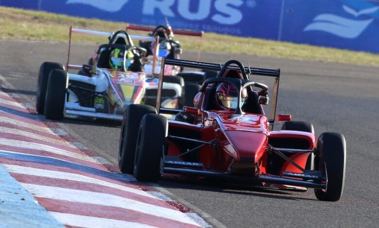 Triunfo inobjetable: Massa también venció en la final 1 F2 Massa final F3 2