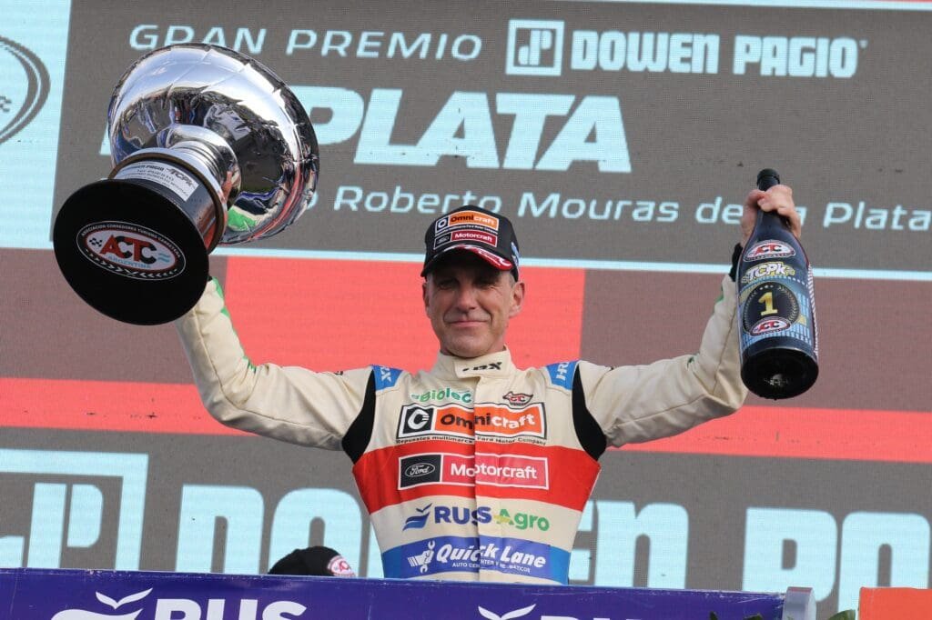 La doble G: Gianini ganó con la Ranger de su equipo 3 TCPK Gianini F4 2