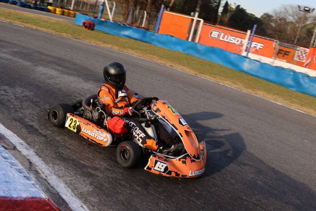Experiencia inolvidable: clínica de karting de Lüsqtoff Racing 9 10 2