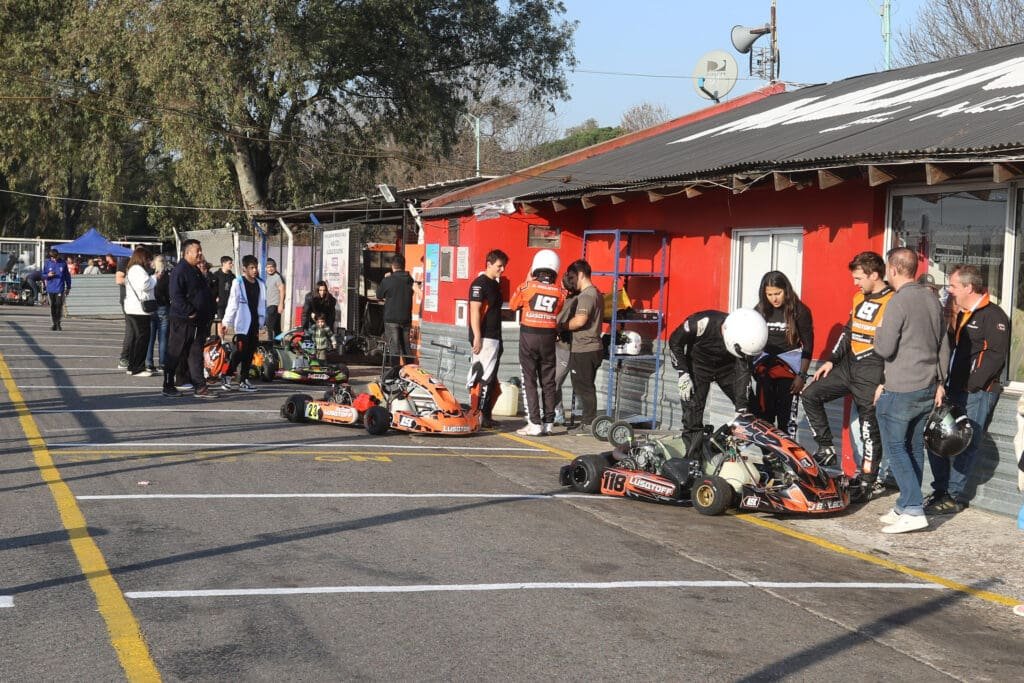 Experiencia inolvidable: clínica de karting de Lüsqtoff Racing 5 6