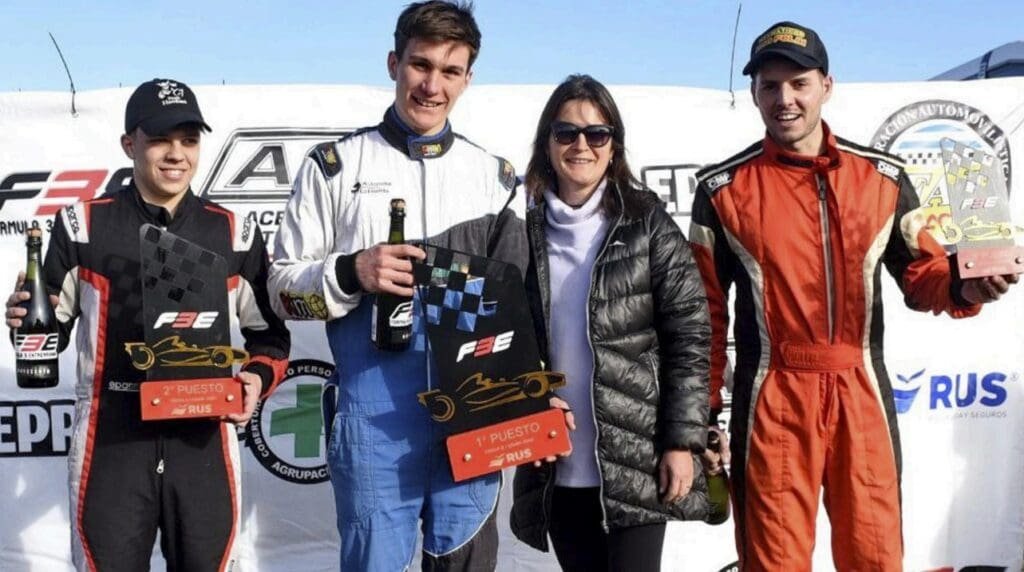 Festejos en Gualeguaychú: Leonardelli y Facello subieron al podio 3 F3 entrerriana 1