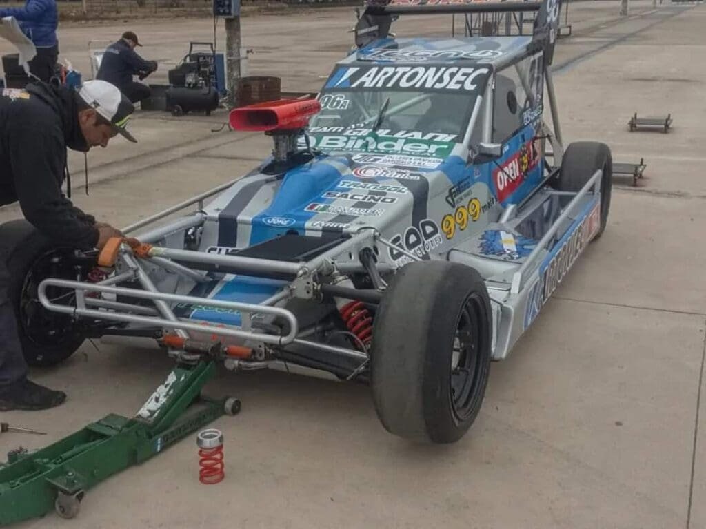 Prueba en San Cayetano: Diego González aceleró el Ford 3 Gonzalez 2