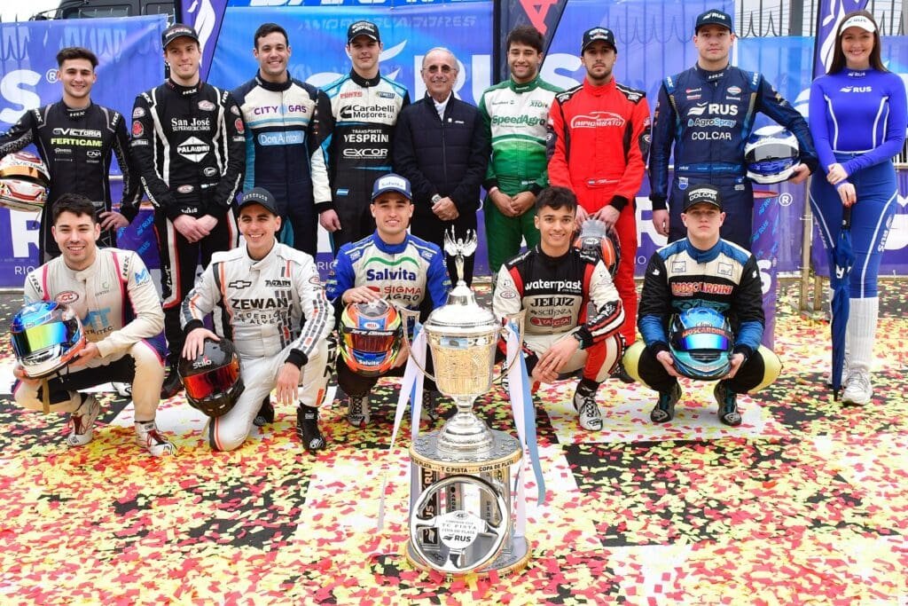 Dos al hilo: Azar volvió a ganar con el Toyota 4 TCP 12 Copa