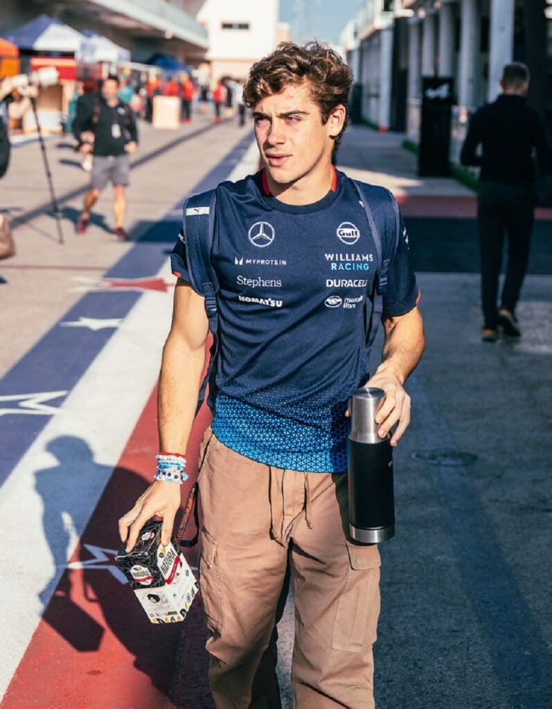 Colapinto paddock EEUU