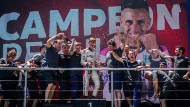 “Tano” tetracampeón: Leo Pernía otra vez se consagró con Renault 6 TC2000 Pernia campeon 1