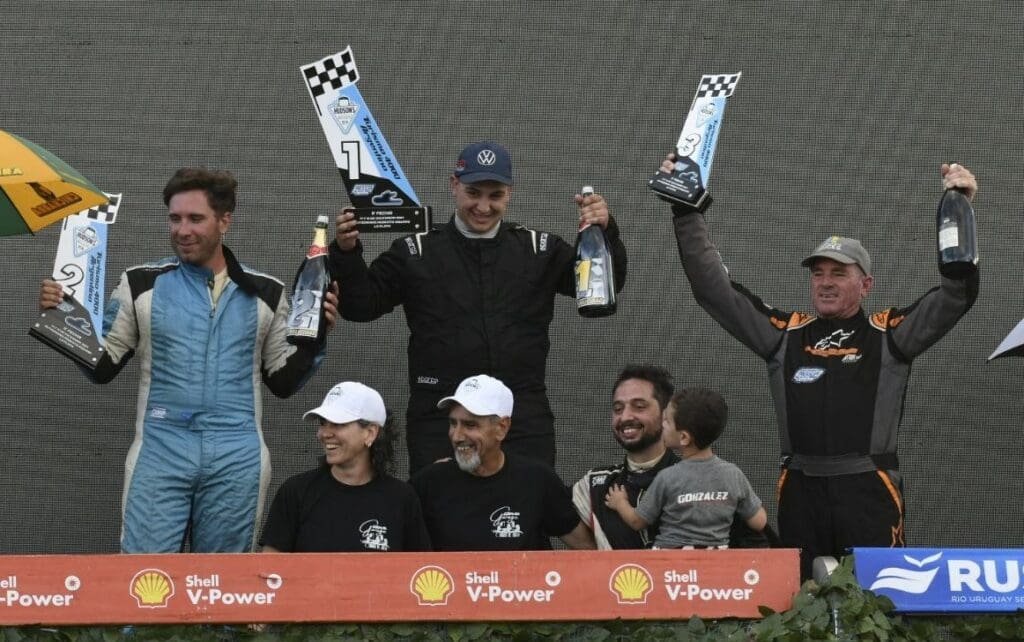 Se puso a tiro: Villamayor triunfó y descontó en el campeonato 3 T4000 Villamayor F11
