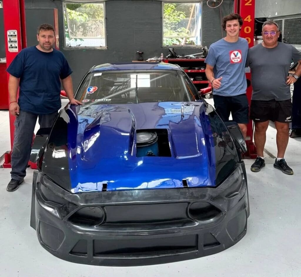 Se probó el Mustang: Scialchi visitó el taller del DTA Racing 3 TC Scialchi 2