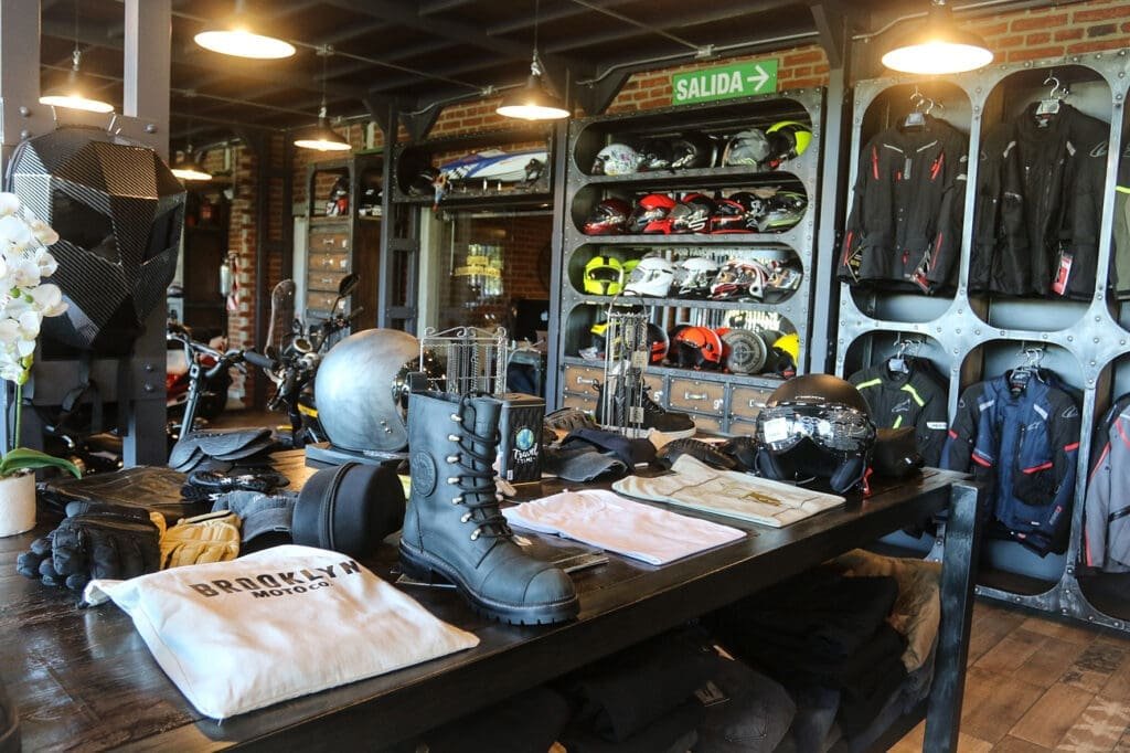 TiendaMoto: un lugar exclusivo para los motociclistas 8 BH7 0722