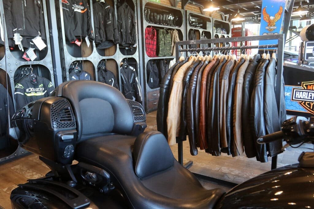 TiendaMoto: un lugar exclusivo para los motociclistas 9 BH7 0727