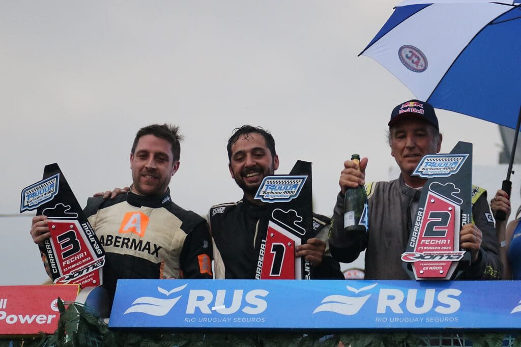 Papá es un ídolo: González se impuso en la primera carrera 3 DG7 3190