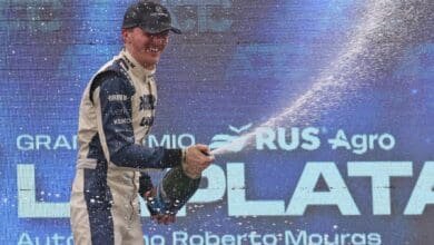 Jakos celebra en el podio un nuevo triunfo
