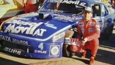 Morresi junto a su Chevrolet