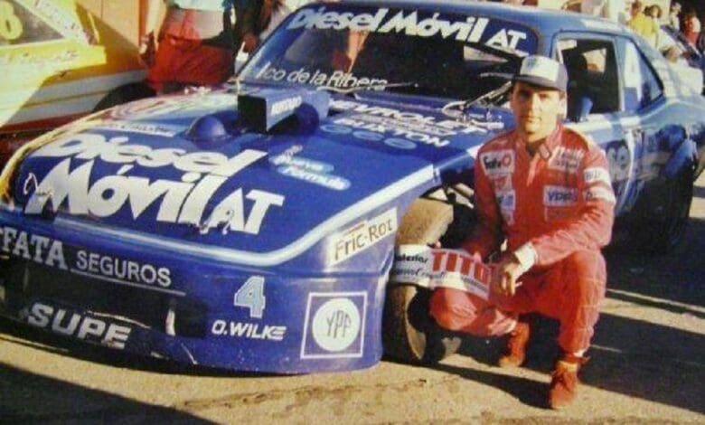 Morresi junto a su Chevrolet