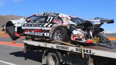 El Challenger de Carinelli es llevado en camilla a los boxes