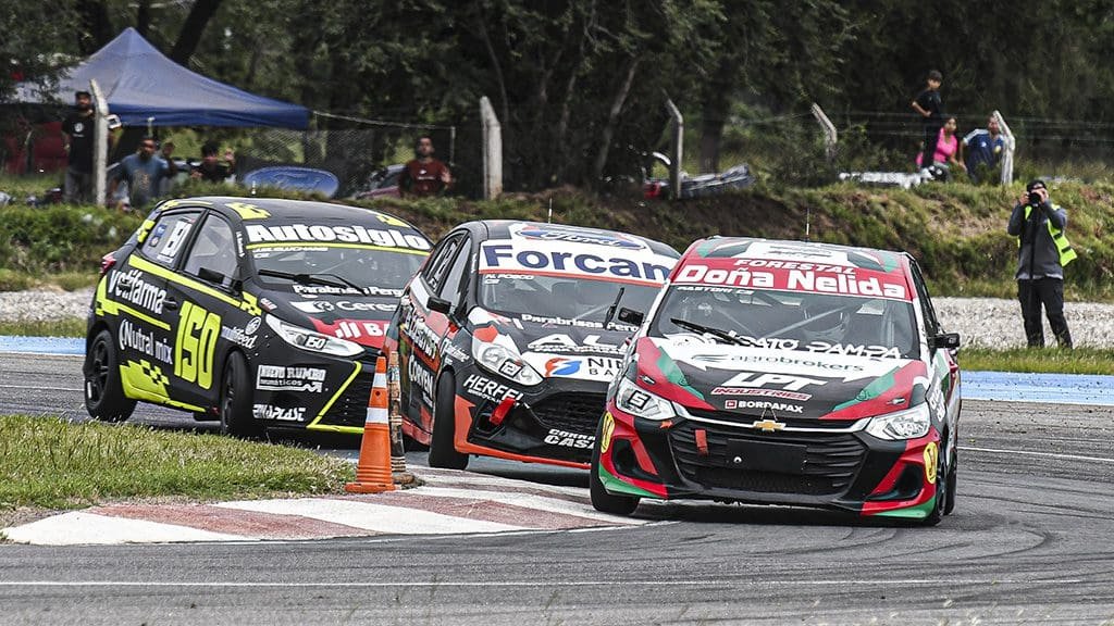 TN series Clase 2: Coltrinari, Damiani y Pastori, al frente 4 TN serie Cordoba Pastori