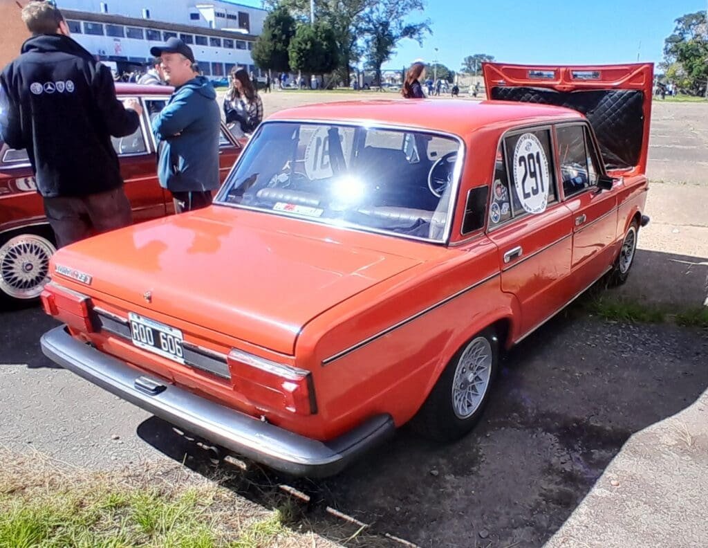 Aviones y fierros: Juntada de clásicos en la Base de Morón 6 5 1