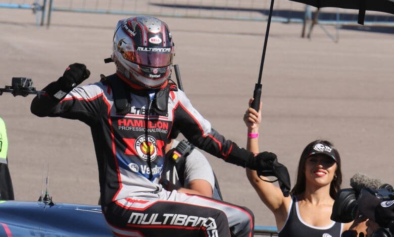 Lugón festeja sobre el Virtus