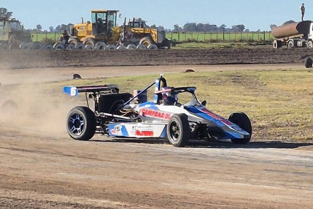 ¡Prueba exclusiva!: Germán Todino aceleró un Fórmula Uno 3 F1 Todino