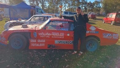 Antúnez al lado de la Chevy ganadora