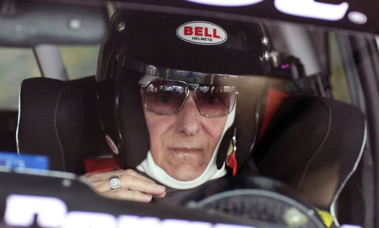 Rabade lleva más de seis décadas como piloto