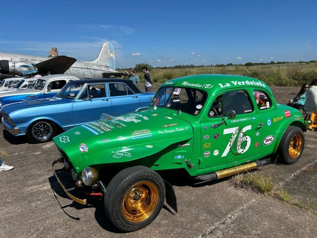 Aviones y fierros: Juntada de clásicos en la Base de Morón 10 WhatsApp Image 2025 04 06 at 13.04.20