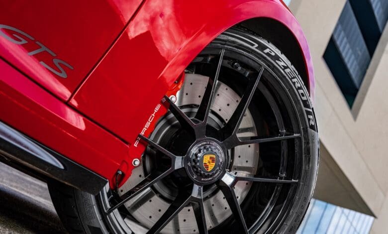 El nuevo Porsche 911 GTS monta las P Zero R