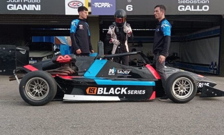 El AA Racing Team dispuso de un auto para la prueba