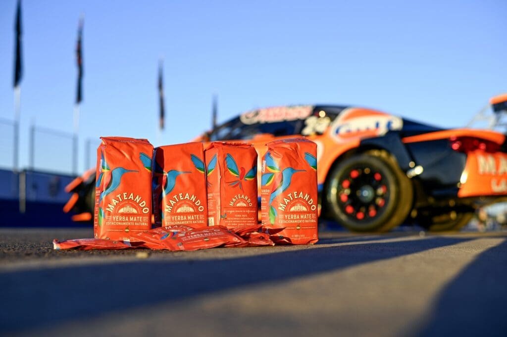 Apuesta al automovilismo: MATEANDO se subió a un TC 4 Mateando 1