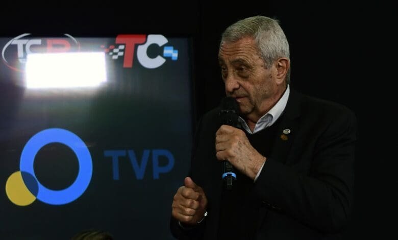 Mazzacane durante la presentación en la TVP