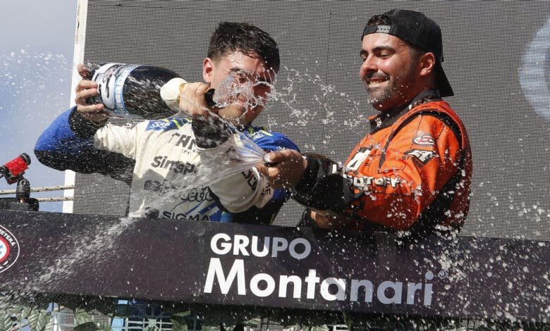 Olmedo celebra en el podio