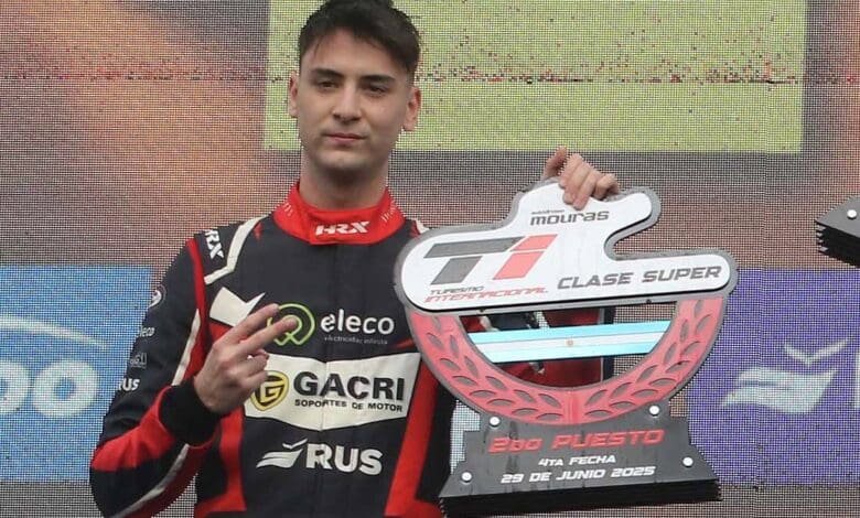 Dose había sido segundo en pista pero heredó el triunfo