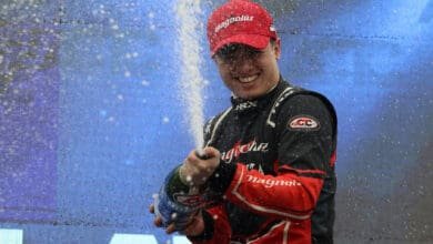 Ortiz celebra en su segundo podio en la categoría