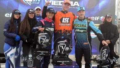 Thiago celebra en el podio de Viedma