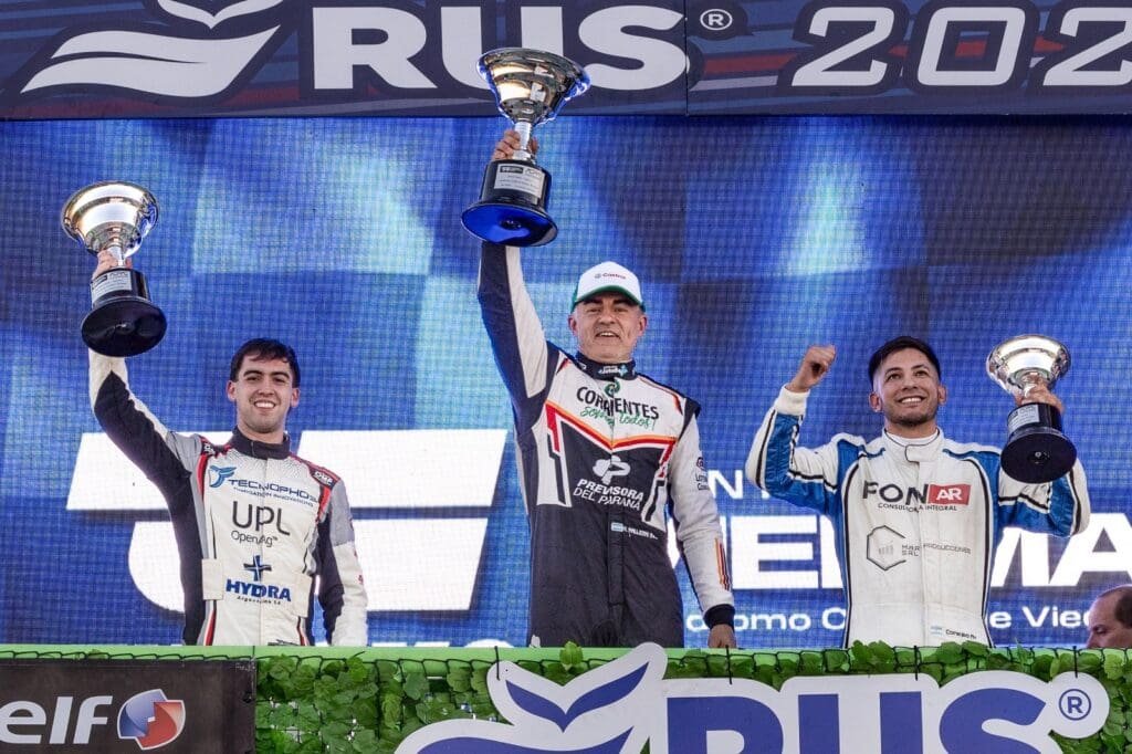 Tercera en fila: Krujoski ganó en la primera final de Viedma 3 Tur Car 2000 Krujoski podio