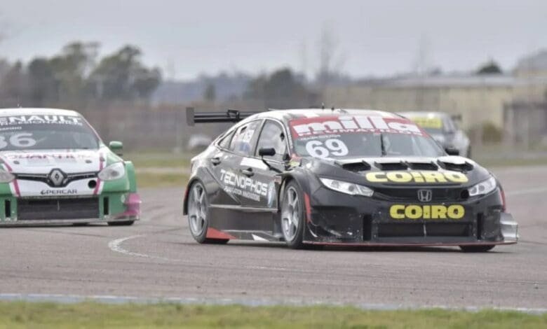 Debut triunfal: Quevedo se quedó con la victoria 1 Quevedo logró su primer triunfo con el Honda