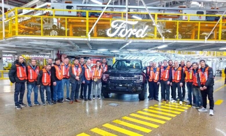 La comitiva de la ACTC en Ford