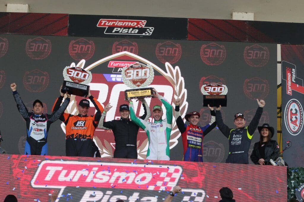 TP C3 podio 300