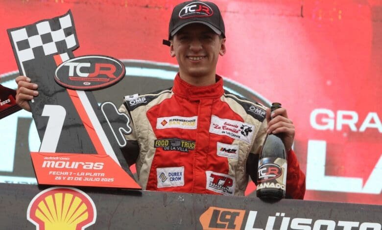 Tévez, en lo más alto del podio