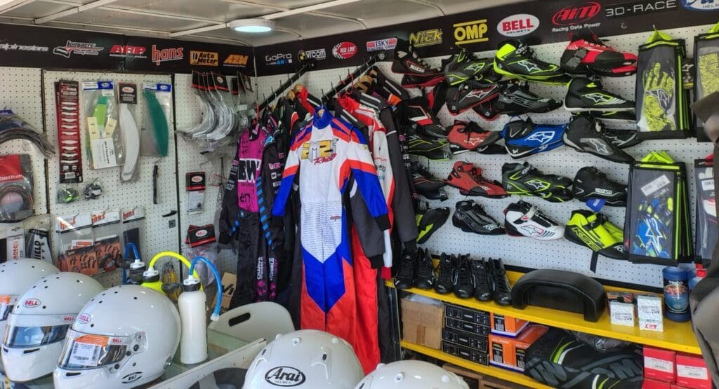 2M2S Racing: una tienda de automovilismo en cada autódromo 5 WhatsApp Image 2025 09 04 at 17.09.30 1