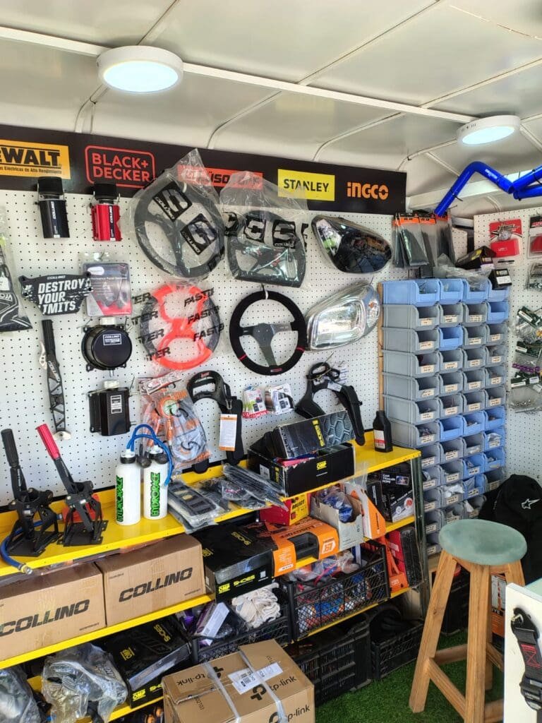 2M2S Racing: una tienda de automovilismo en cada autódromo 3 WhatsApp Image 2025 09 04 at 17.09.31