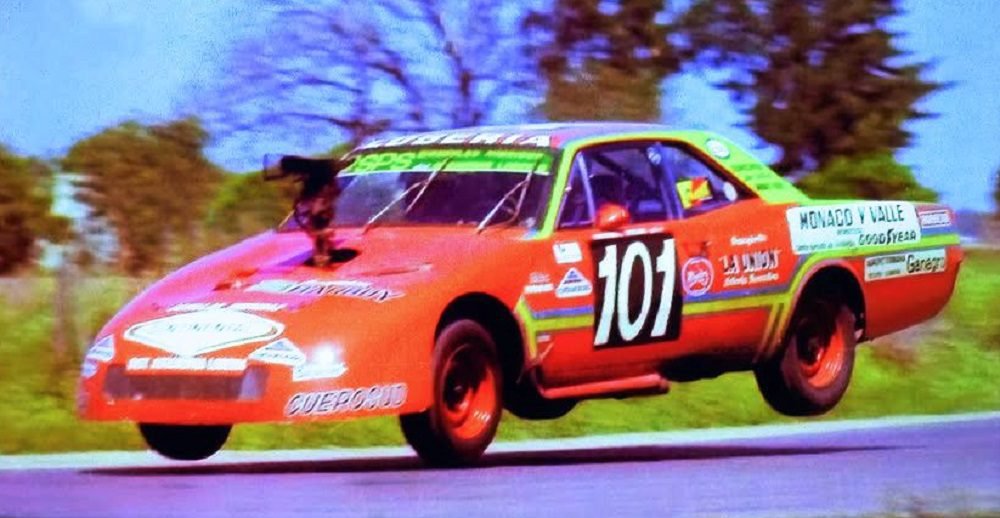 Ayer nomás: Castellano y Dodge, una marca registrada 6 485330480 1186323616621150 4173775290806408914 n