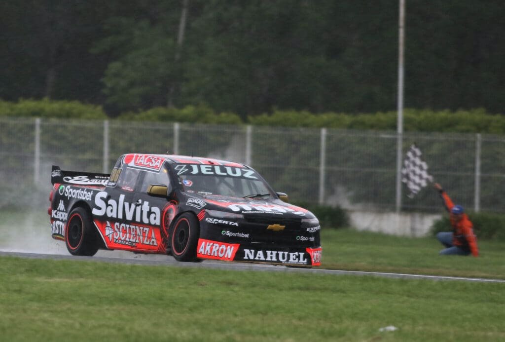 Triunfo inolvidable: ni la lluvia detuvo a Canapino 3 BH7 1815