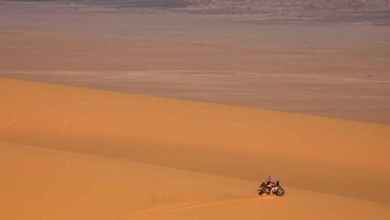 Luciano Benavides trepa a la general en el Dakar 2026
